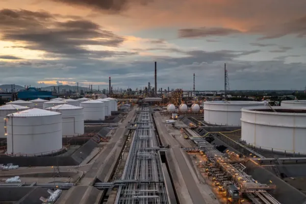 Refinery, functional safety